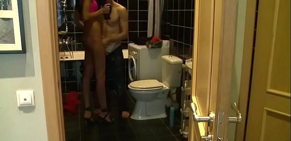  Amateur girl sucks and fucks rod in toilet ( Ydevi.com )